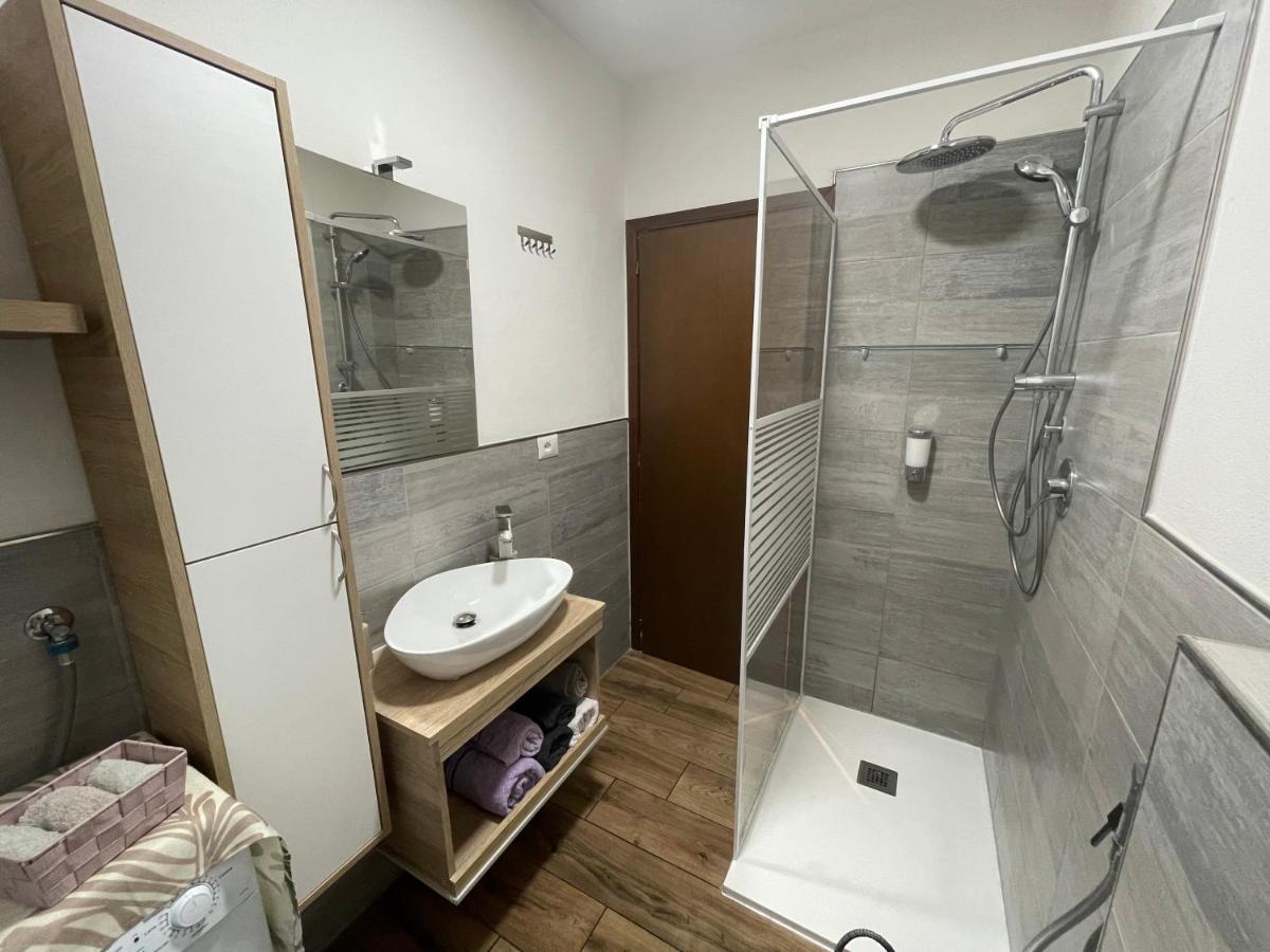 Lake Apartment Ischia Green Tenna Екстер'єр фото