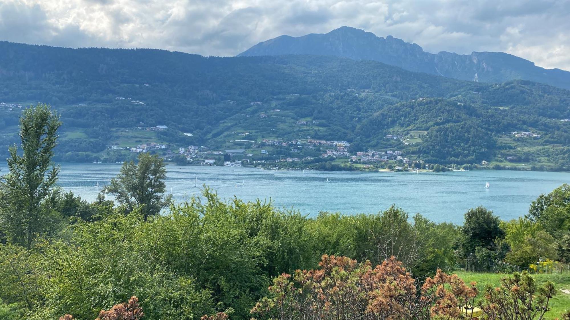 Lake Apartment Ischia Green Tenna Екстер'єр фото